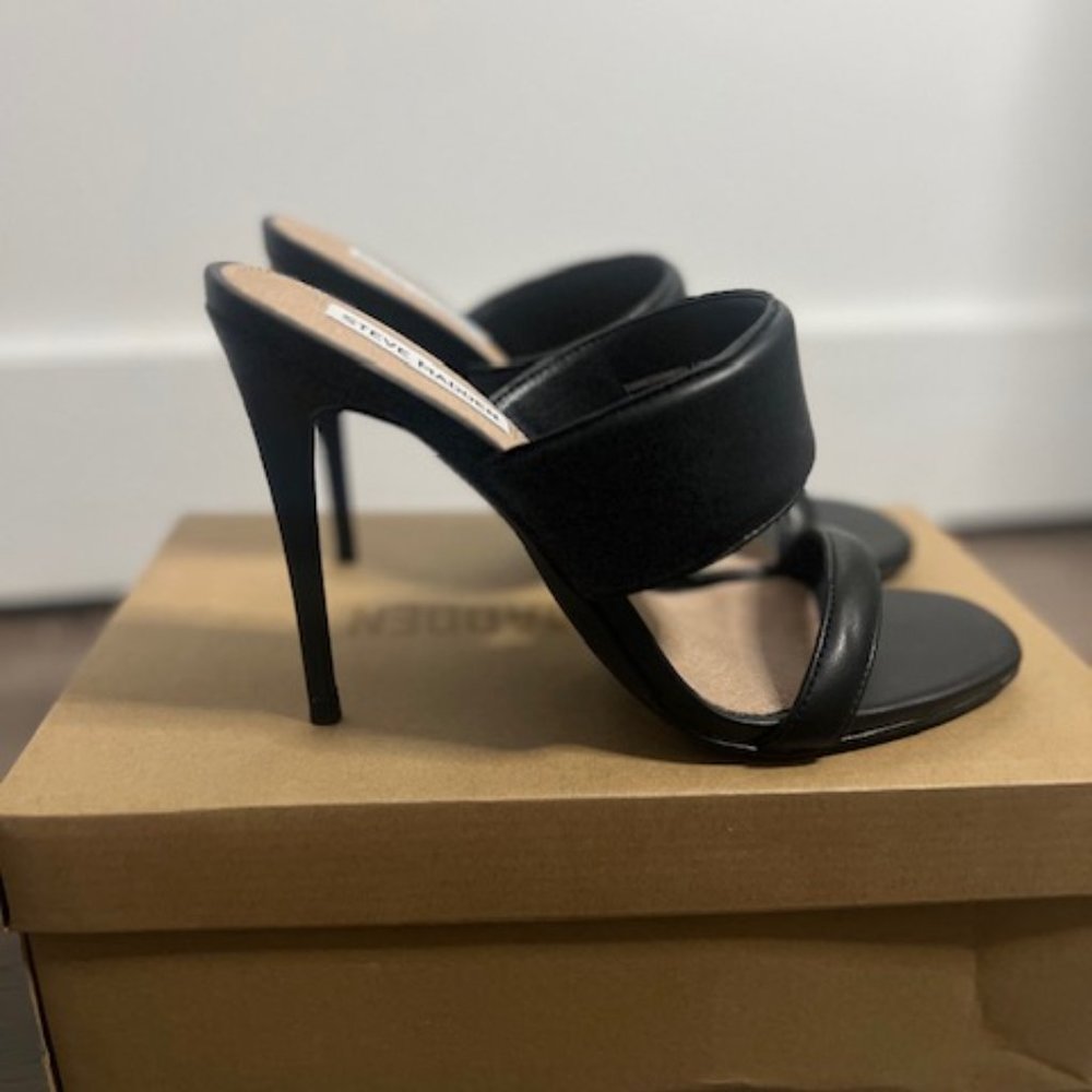 Steve Madden Sandals Swan Black Heels - Size 9.5